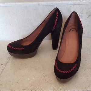 Women's shoes